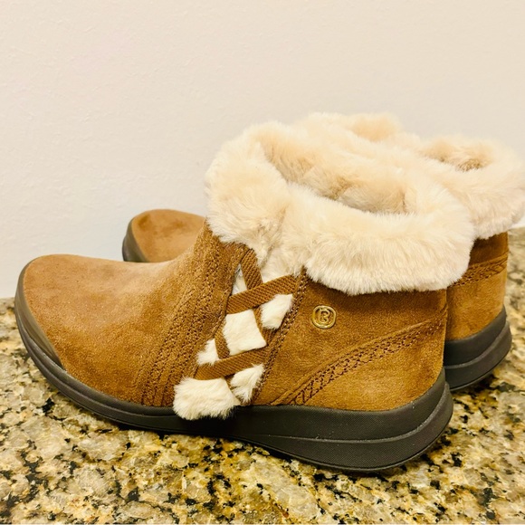 Adorable Suede & Faux Fur Booties - BZees - Picture 2 of 10